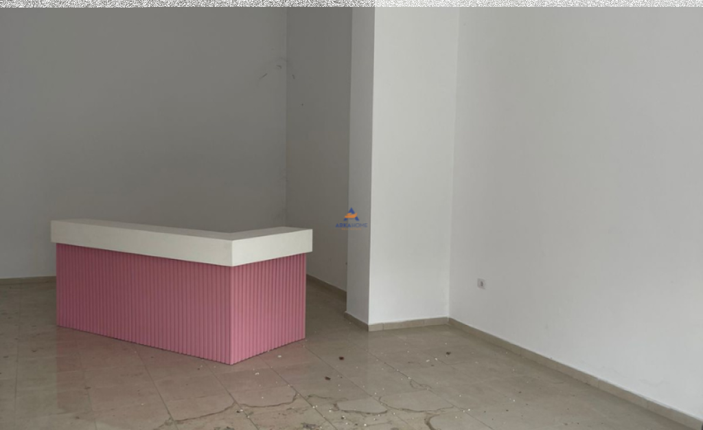 JEPET ME QERA AMBIENT BIZNESI 78M2 "UNAZA E RE,TEODOR KEKO" 800 EURO