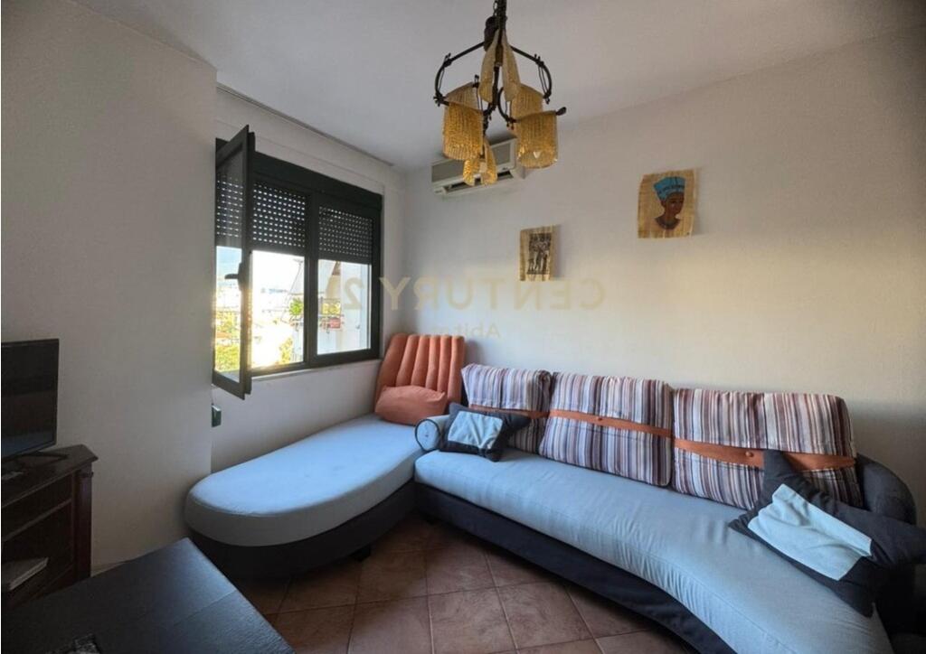 Japim me qira apartament 1+1 tek Rruga e Bogdaneve