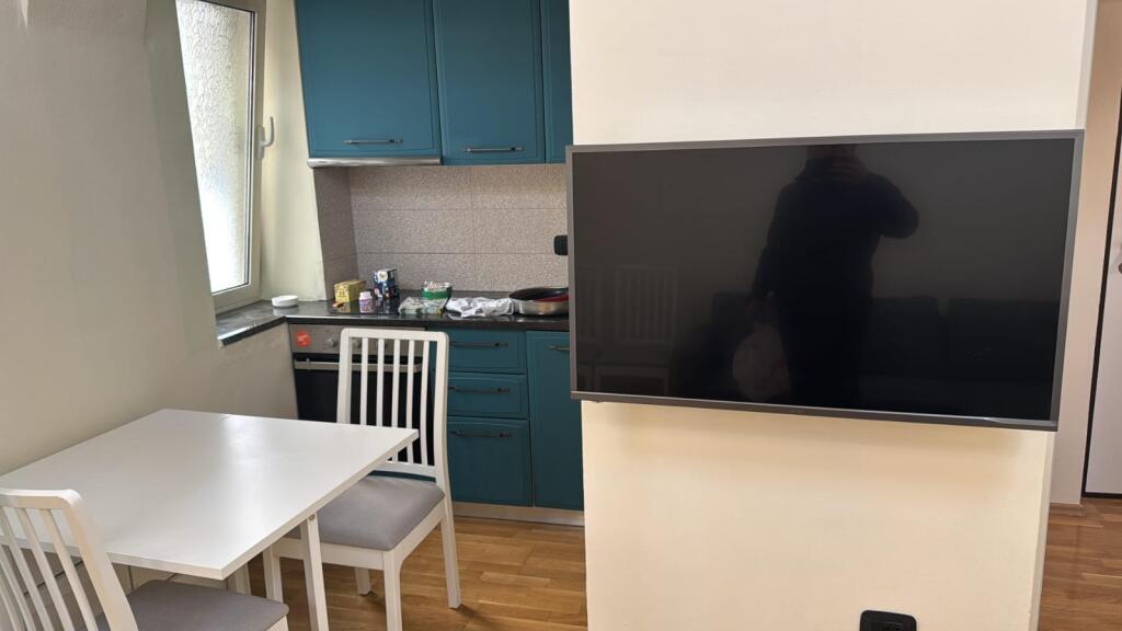 Jepet apartament me qera ne mine peza 550€
