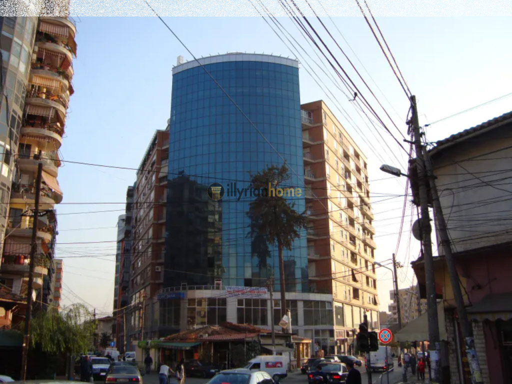 Shitet Apartament 2+1+2 Ballkone, “Rruga e Barrikadave”, Tiranë