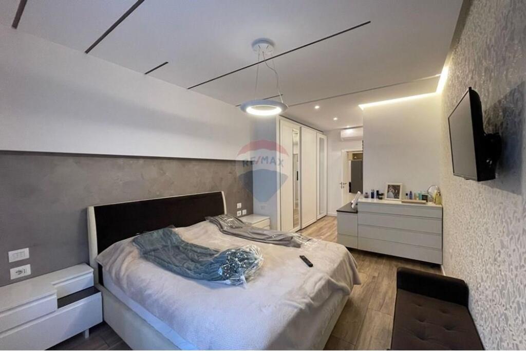 Apartament 3+1 me post parkimi tek K.Zoo!