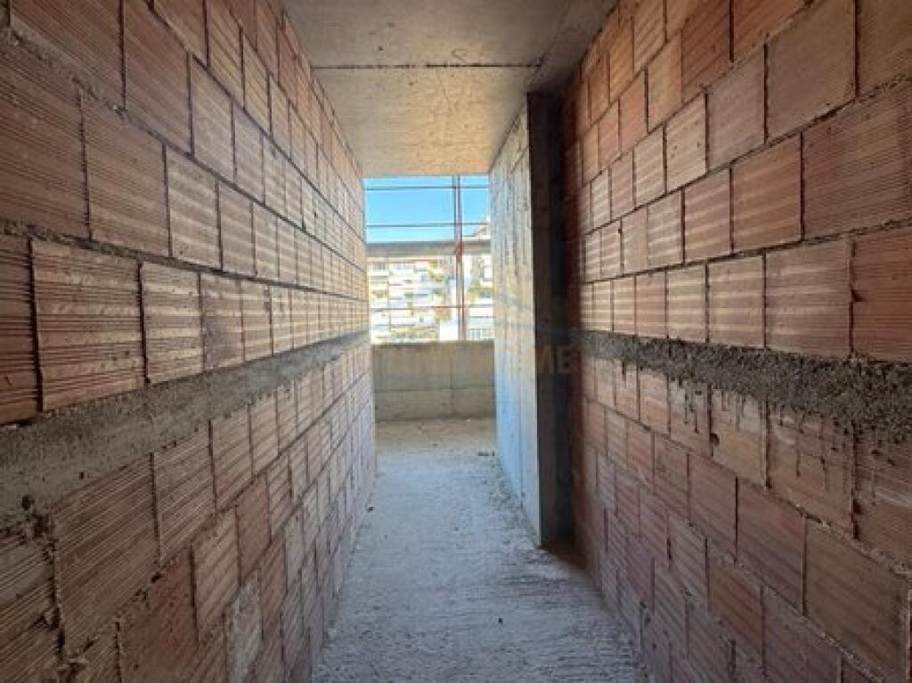 Shitet , Apartament Duplex 4+1 , Komuna Parisit