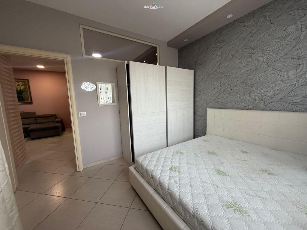 Apartament Me qera 2+1+post parkim Tek Stacioni i Trenit ( ID B2201541) Tirane