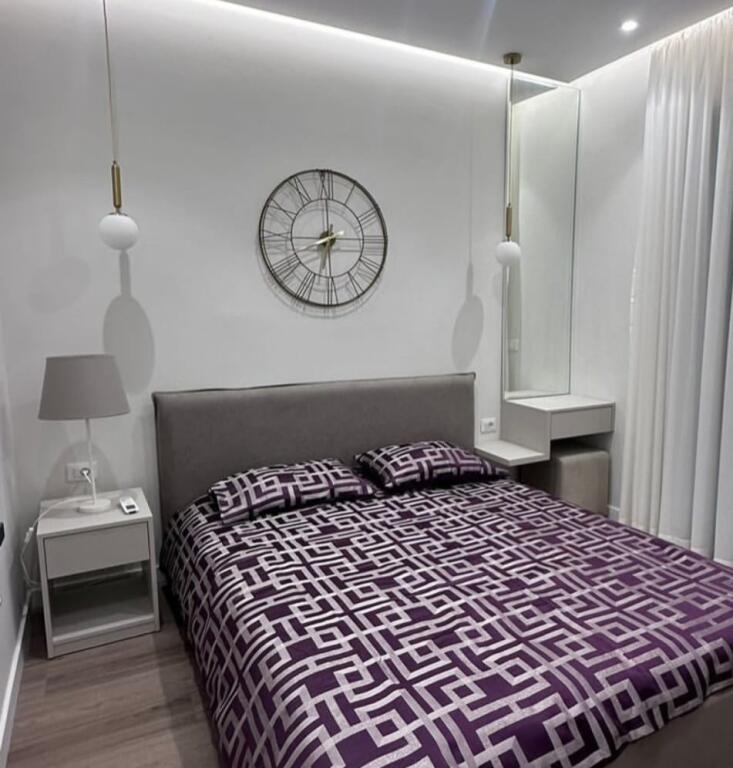 APARTAMENT ME QIRA 1+1- Rruga Karl Gega, Kompleksi Lura (Ish Stacioni i Trenit)
