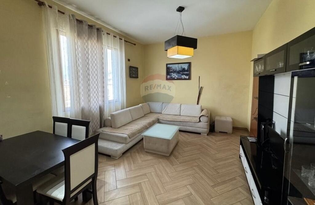 Affitto/ Appartamento- Via Kavaja