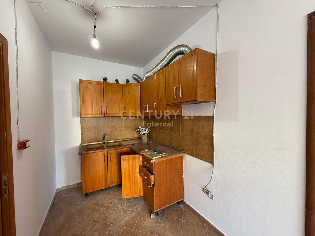 Apartament 2+1+2 Për Shitje te Fresku, Tiranë