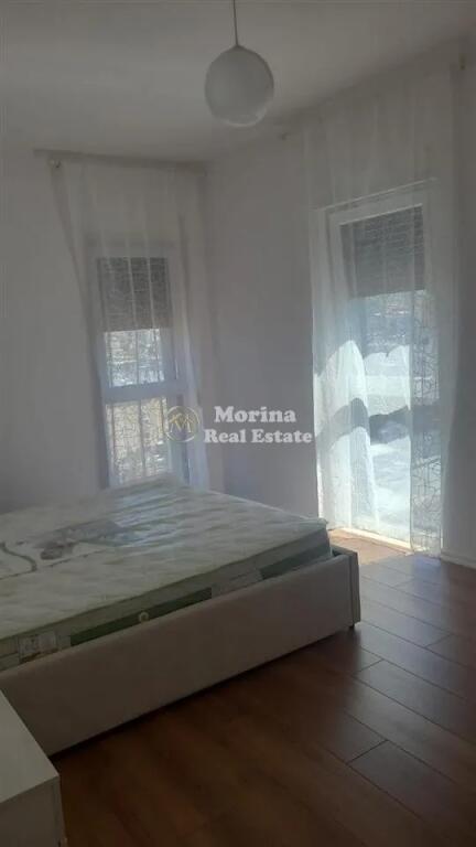 Qera, Apartament 1+1 Pazari i Ri, 600 euro/muaj
