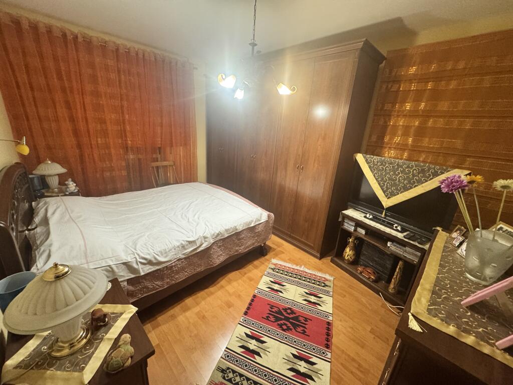 🏠 Shitet Apartament 2+1+bllk pranë Gardës dhe Juridikut