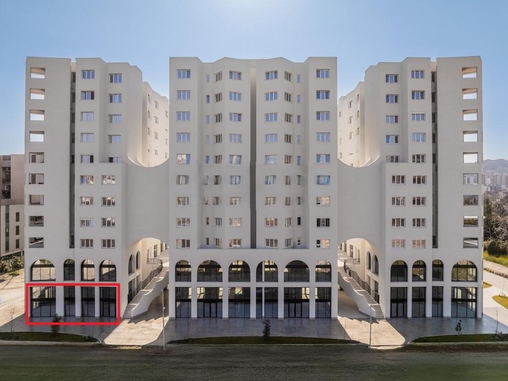 Shitet njësi biznesi 143.8 m2 Pranë River Residence. 575,000 €
