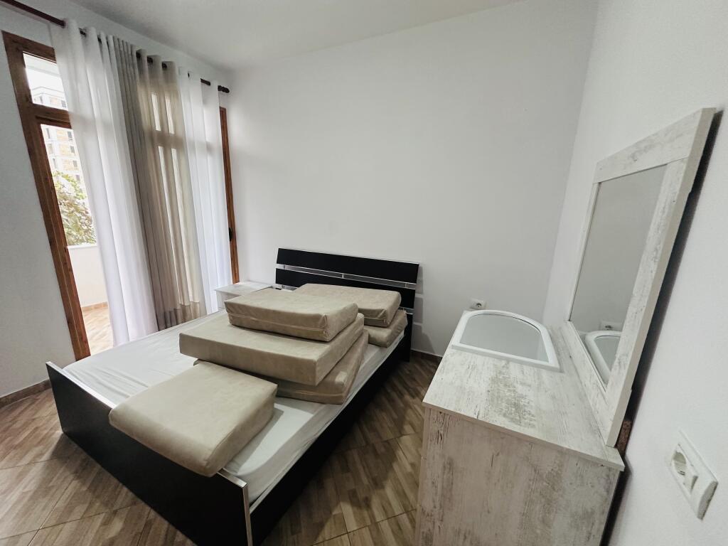 Affittasi Appartamento 1+1+1 con Balcone