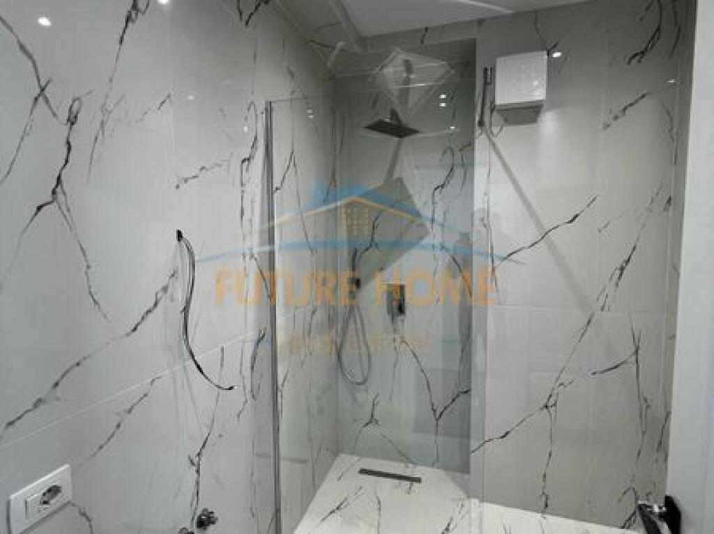 Shitet, Apartament 2+1+2, Sauk, prane Restorant Xibrakes, Tiranë.