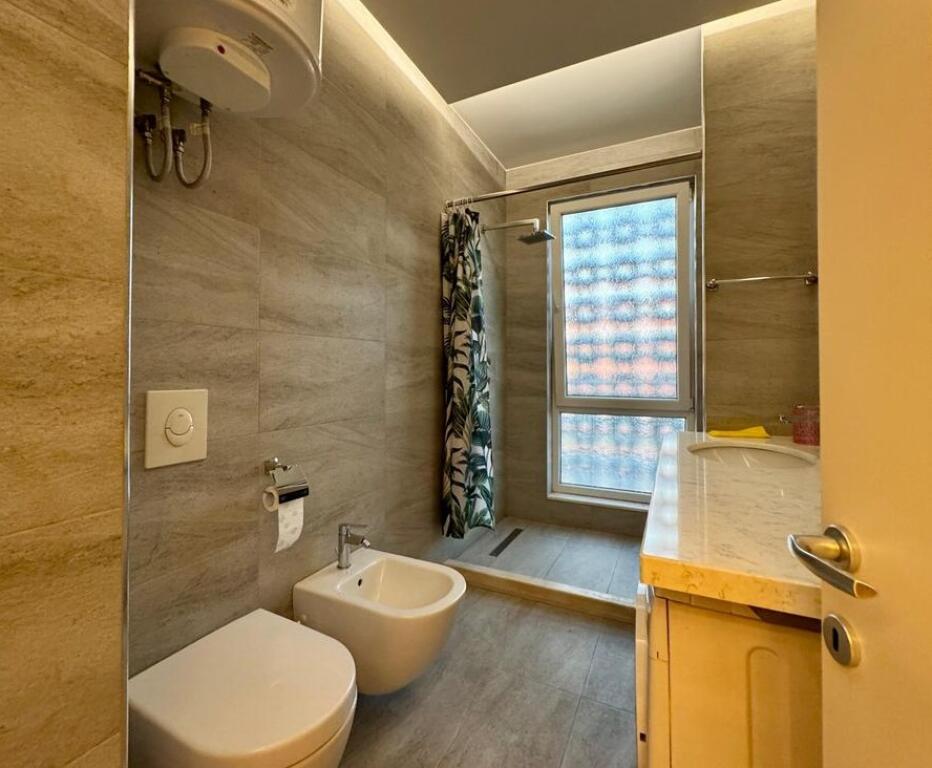 Jepet Me Qira Apartament 2+1 Prane UET