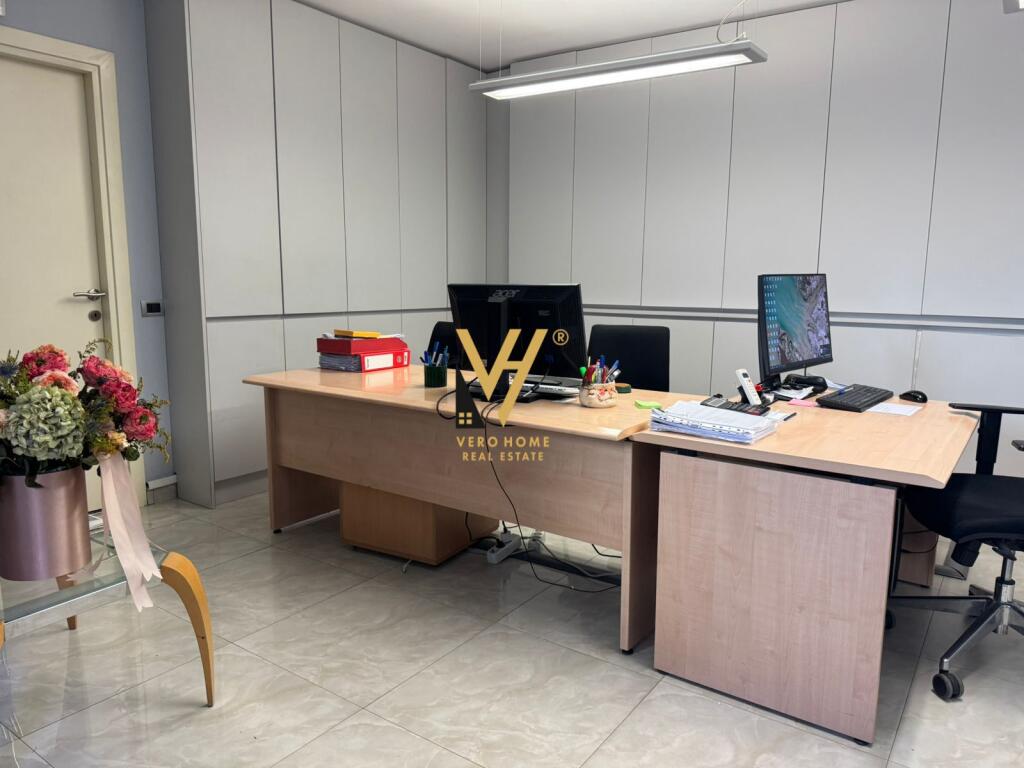 FOR SALE PREMISES 65 M2 AT WILLSON SQUARE 340,000 EURO