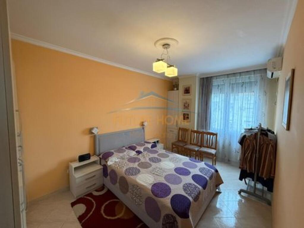 Shitet,Apartament 2+1+2+Depo,21 Dhjetori,Tiranë