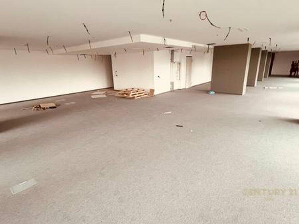 UFFICI IN AFFITTO PRESSO DOWNTOWN ONE TIRANA!! 20.000 € /Mese