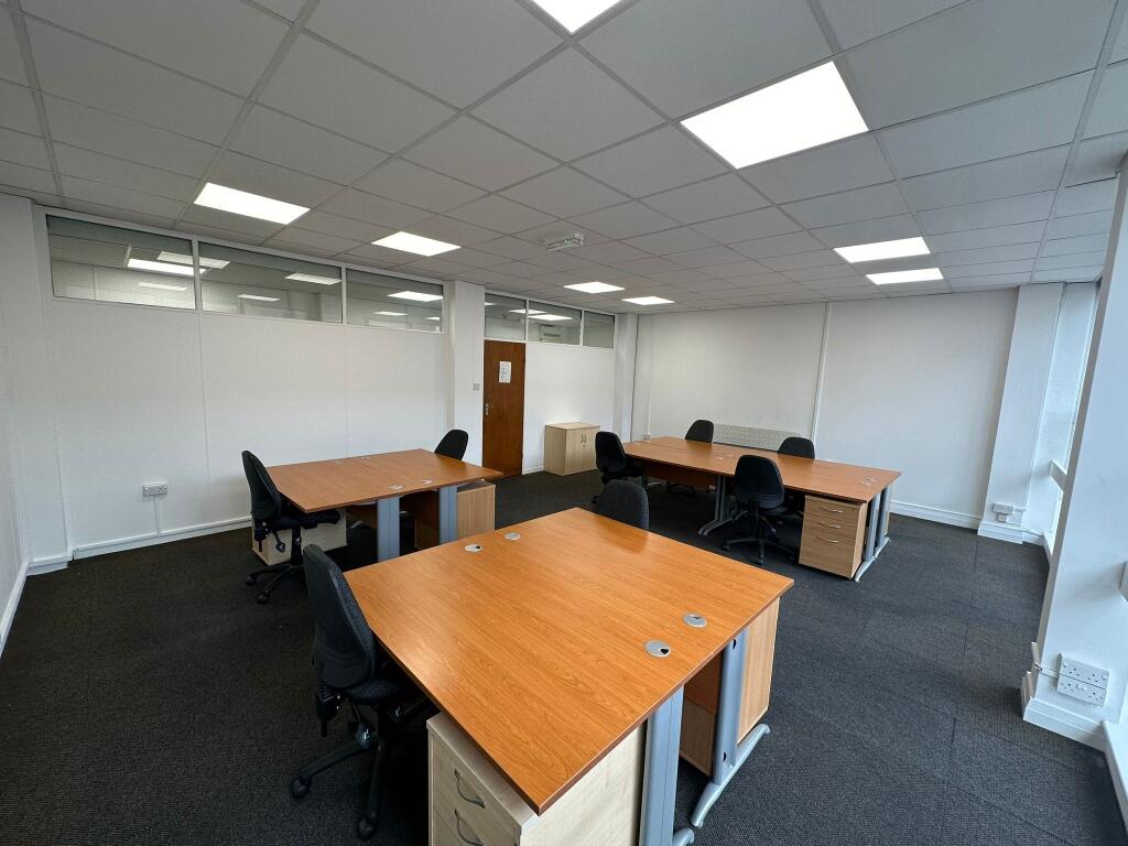 Office for Rent 3+1 at Qytet Studenti (ID BZ2714) Tirana