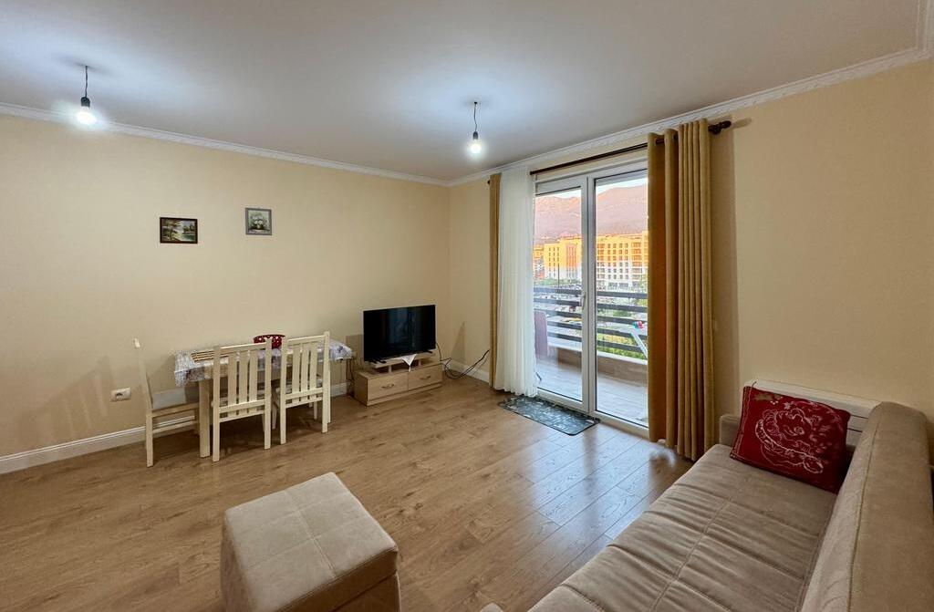 Jepet Me Qira Apartament 2+1 Prane UET