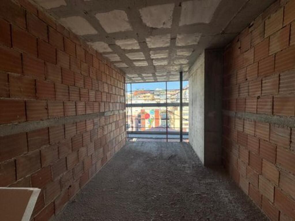Shitet , Apartament Duplex 4+1 , Komuna Parisit