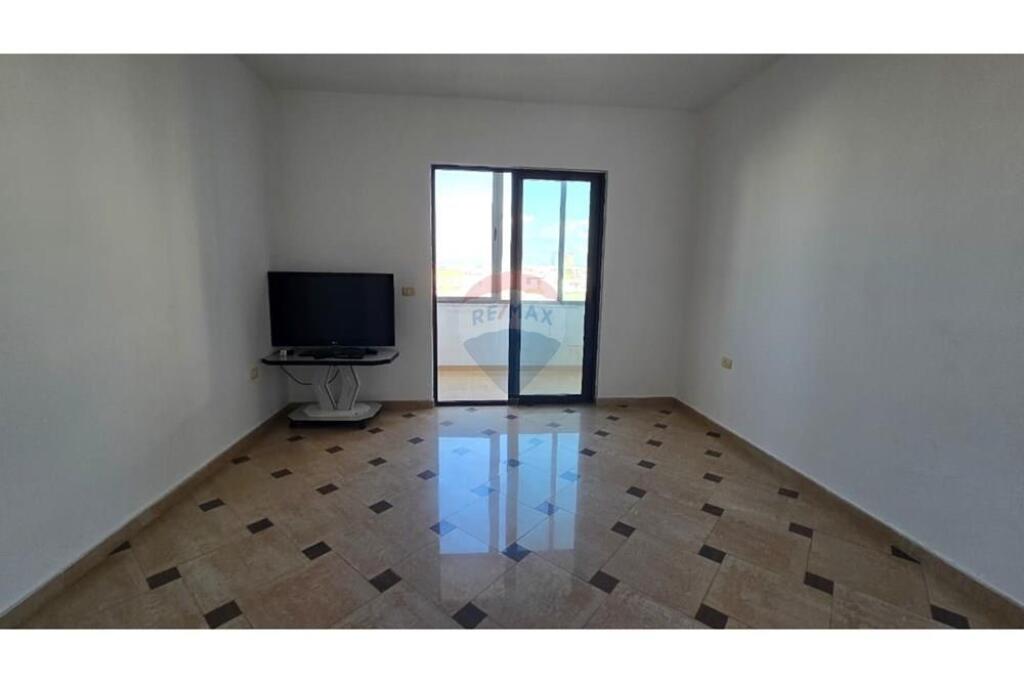 me qira apartament (2+1) spacioz , Rr.Frang Bardhi