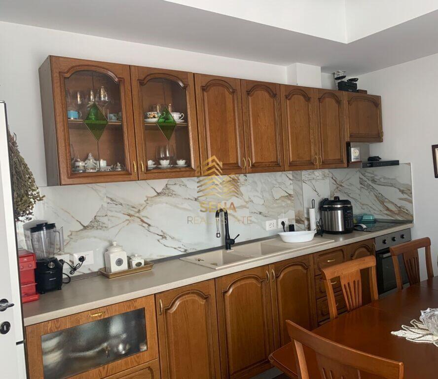 Qira, Apartament 2+1+BLK, 5 Maji, 1000 Euro/muaj I Diskutueshem