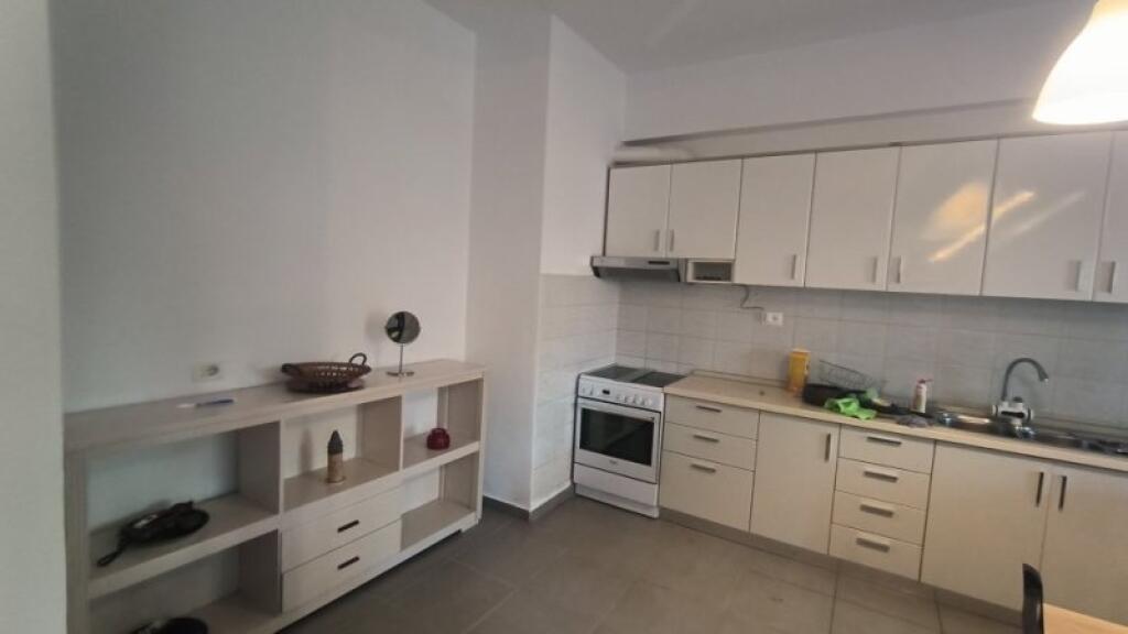 In Affitto Appartamento 1+1+1 Balcone