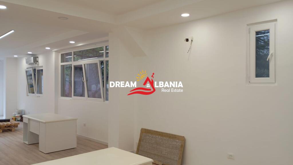 Jepet me qera ambient biznesi te brryli mbrapa ministrise se jashtme (42611298)