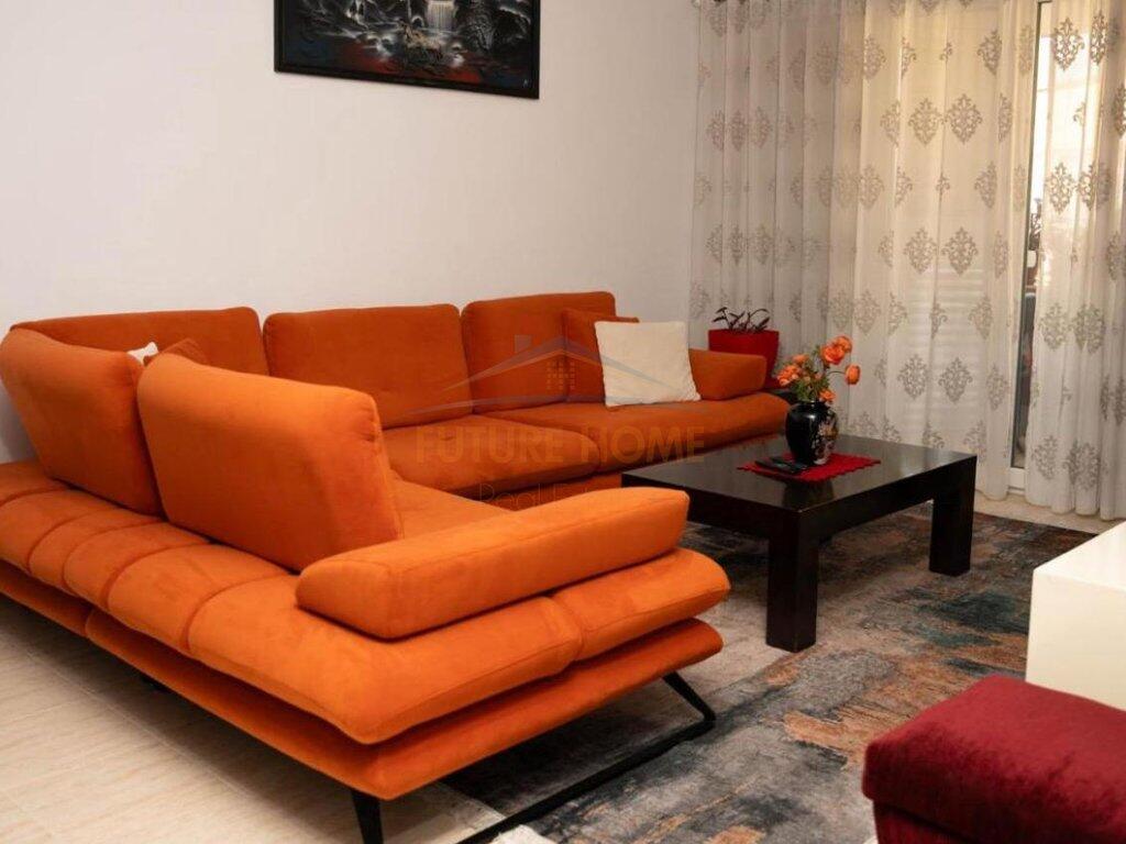 Qera, Apartament 3+1, Komuna e Parisit