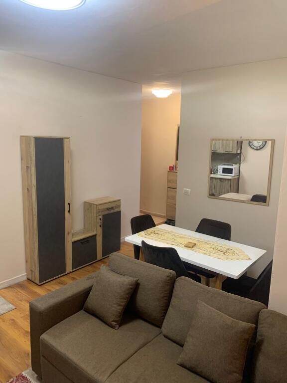 Jepet Apartament me qera