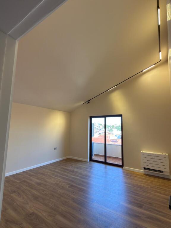 BUSINESS PREMISES FOR RENT 500 M2 GERMAN VILLAS 5300 EURO