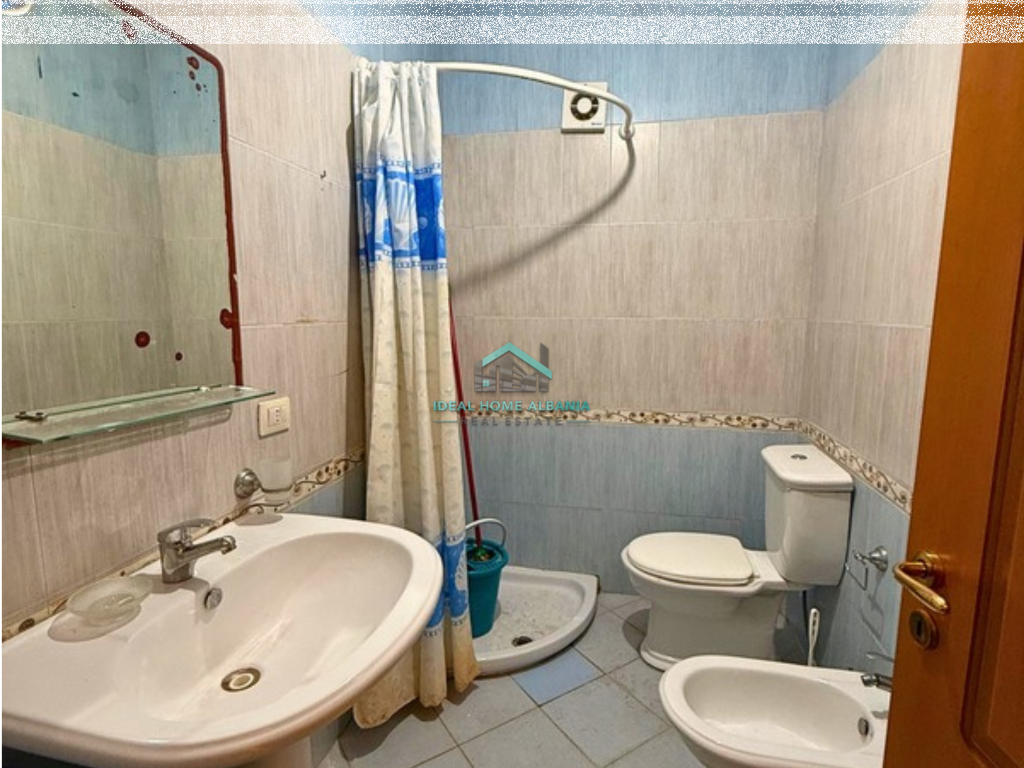 Apartament 2+1+2 Ne Shitje – Lungomare, Vlorë