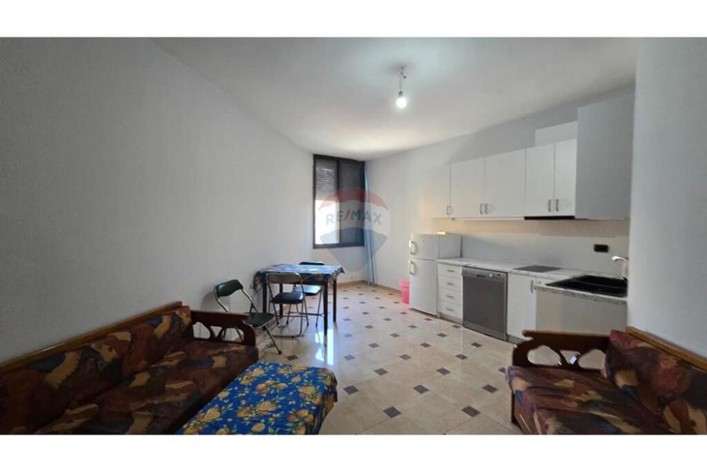 me qira apartament (2+1) spacioz , Rr.Frang Bardhi