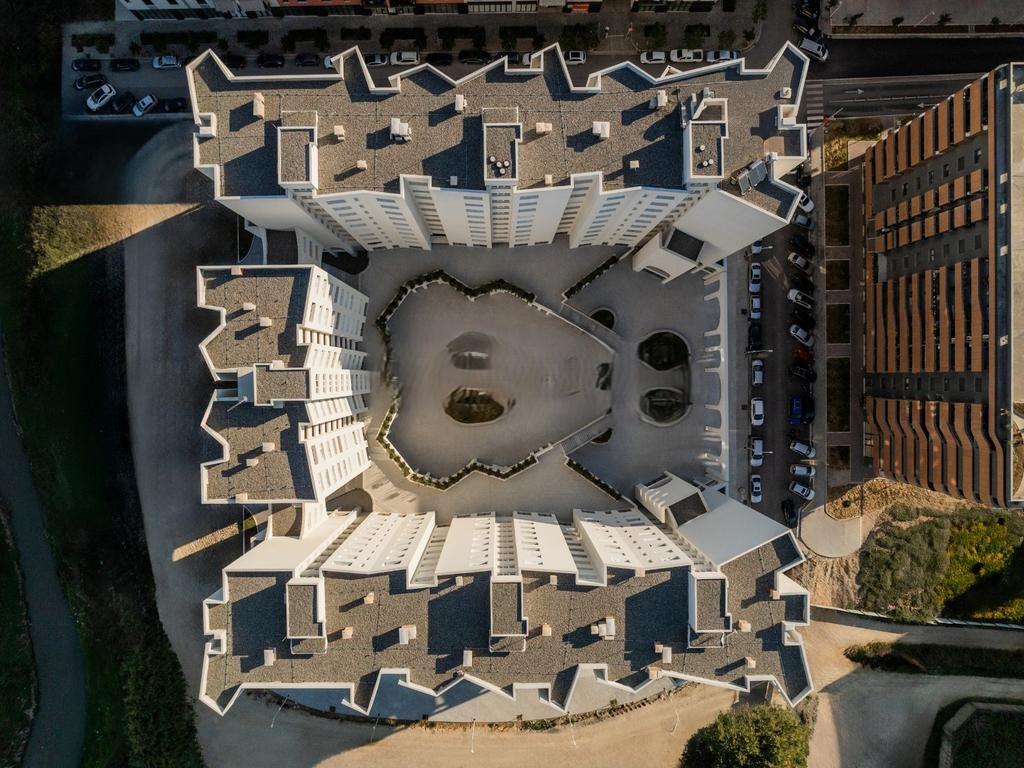 Shitet njësi biznesi 143.8 m2 Pranë River Residence. 575,000 €