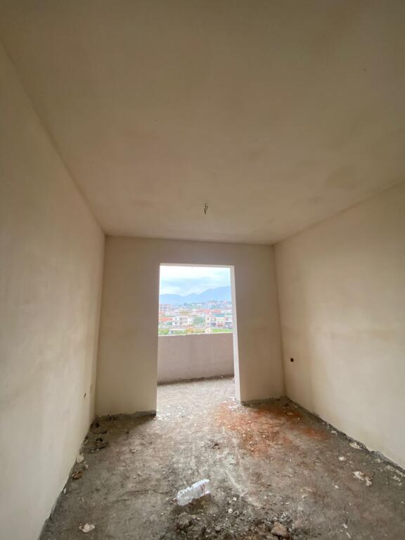 Shitet Apartment paskuqan