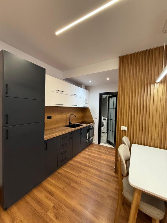 Shitet apartamenti 1+1, Durres, Plazh