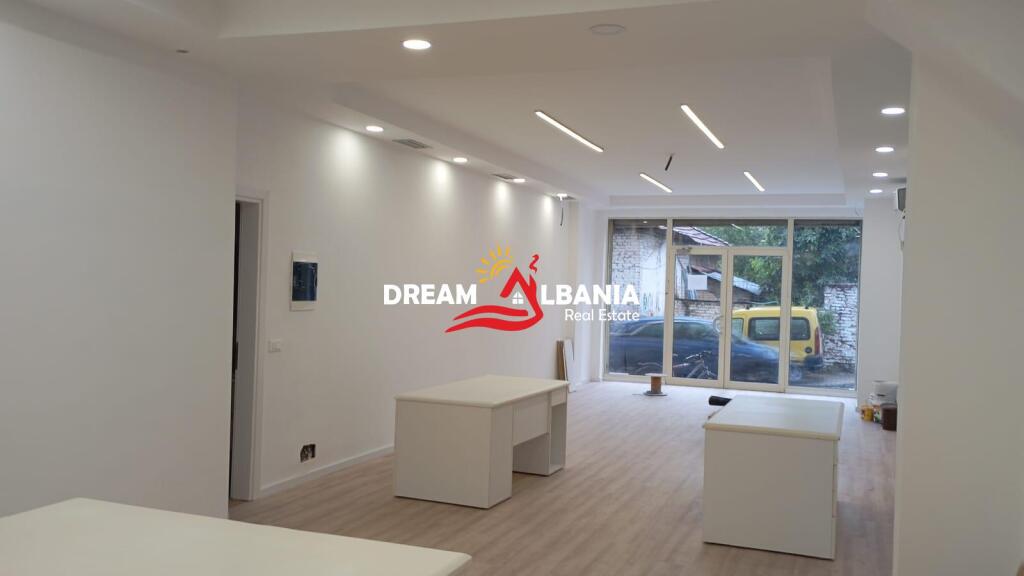 Jepet me qera ambient biznesi te brryli mbrapa ministrise se jashtme (42611298)