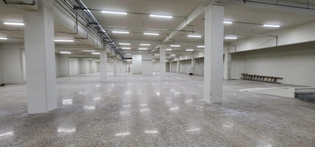 Godine 2 Kateshe Multifunskionale Me Qera ne Mezez (ID BM243) Tirane