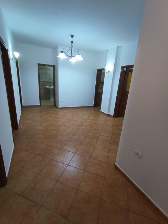 🏠 Jepet me qira apartament 📍 Zona: Kinostudio, Tiranë 🏢 Tipologjia: 3+1+2