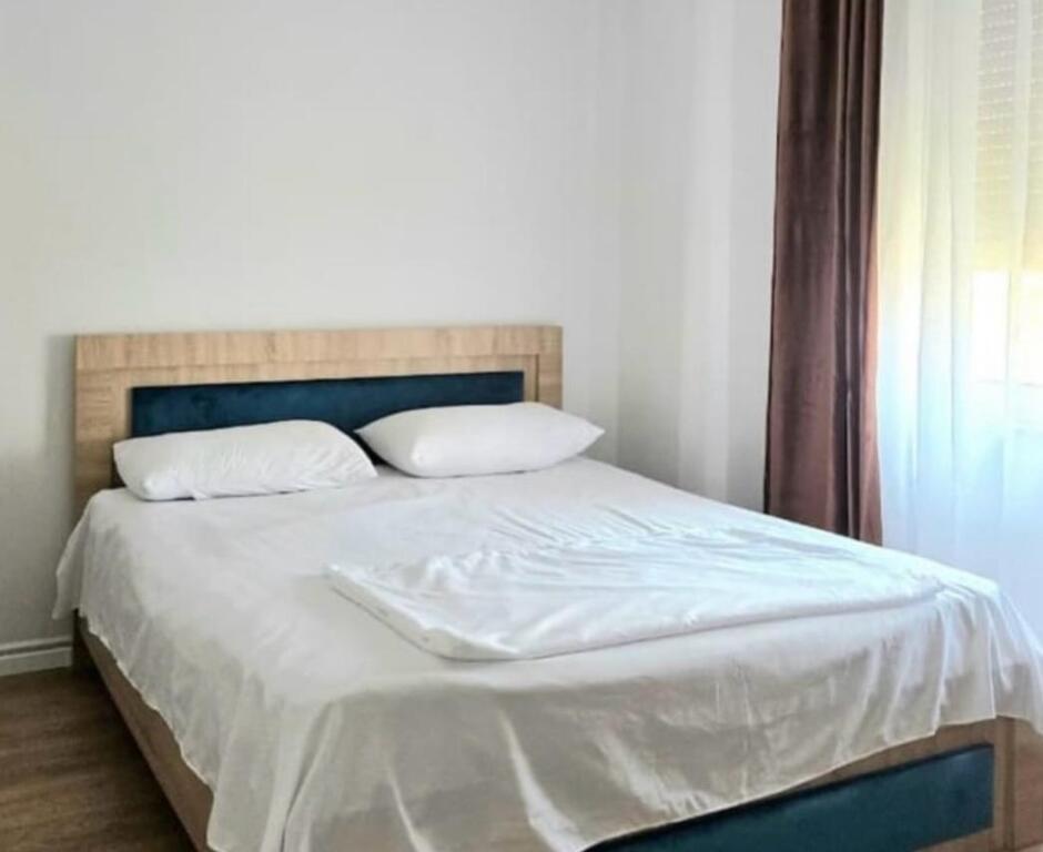 Apartament 2+1+2 me qira te Komuna e Parisit