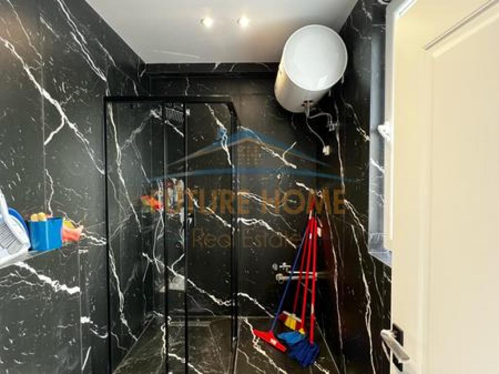 Shitet, Apartament 2+1+2, Sauk, prane Restorant Xibrakes, Tiranë.