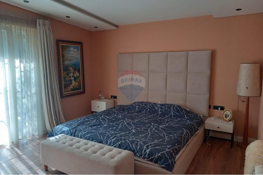 Vilë - Për Shitje - Bërzhitë, Tiranë (ID: 530191063-145)