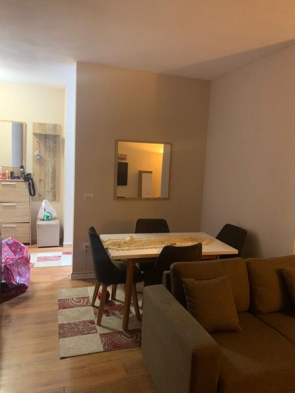 Jepet Apartament me qera