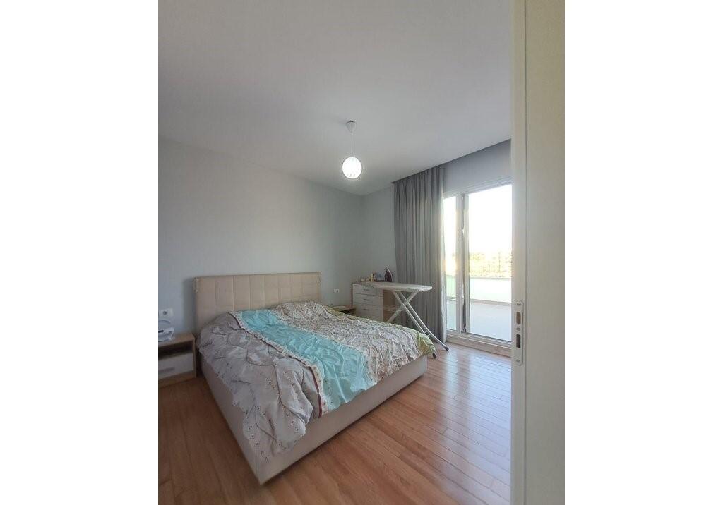 Vendesi in vendita 1+1 con veranda a Yzberish – Palazzo UNIK, Con Catasto