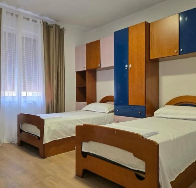 Apartament 2+1+2 me qira te Komuna e Parisit
