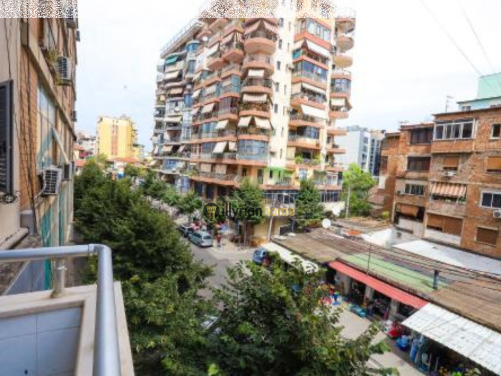 Shitet Apartament 2+1+2 Ballkone, “Rruga e Barrikadave”, Tiranë