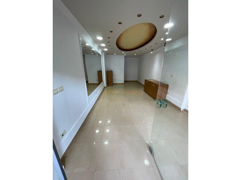 For Rent, Business Premises, Pazar i Ri