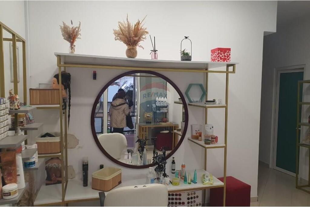 Dyqan - Për Qira - Bulevardi Zogu I, Tiranë !