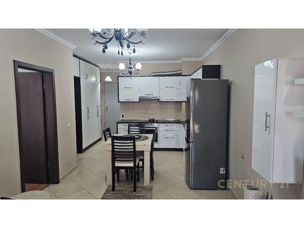 Apartament 1+1 me Qira te Kompleksi Magnet, pranë 21 Dhjetorit