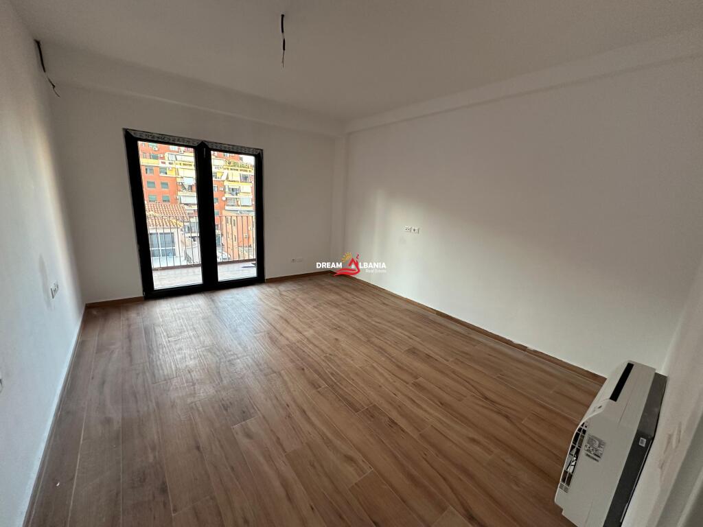 Duplex business premises for rent on Kavaja Street, Tirana Garden Building (ID 42611189)