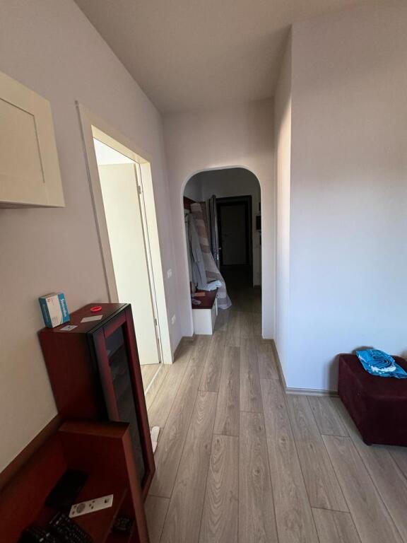 Jepet Apartament me Qera