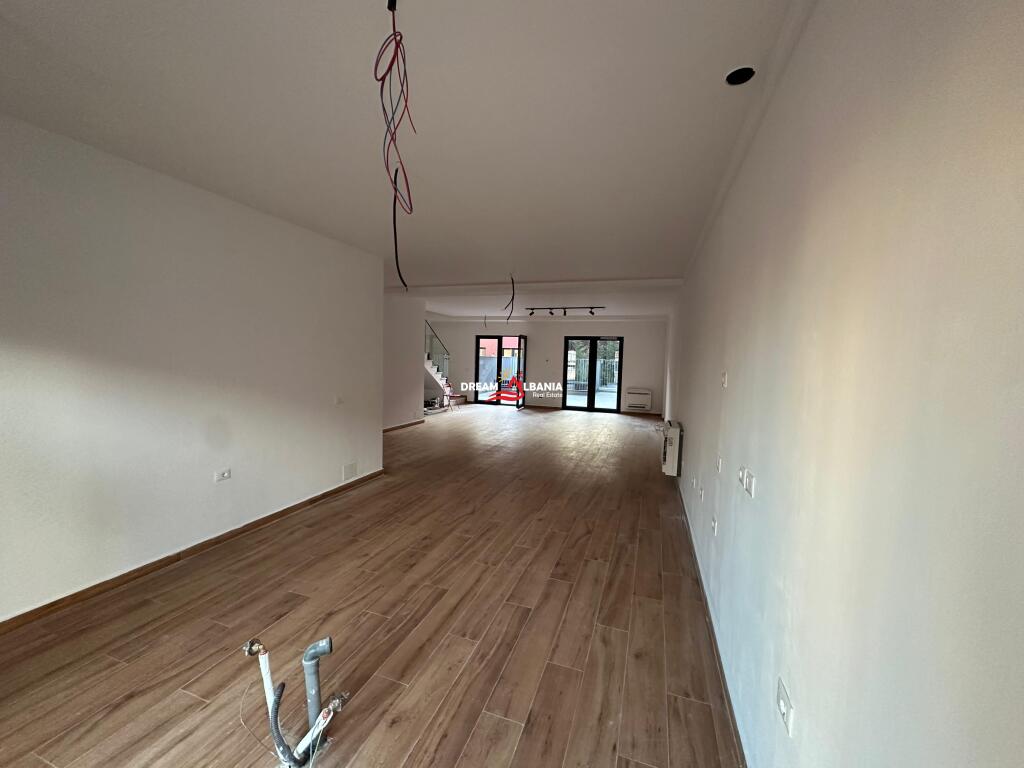 Duplex business premises for rent on Kavaja Street, Tirana Garden Building (ID 42611189)